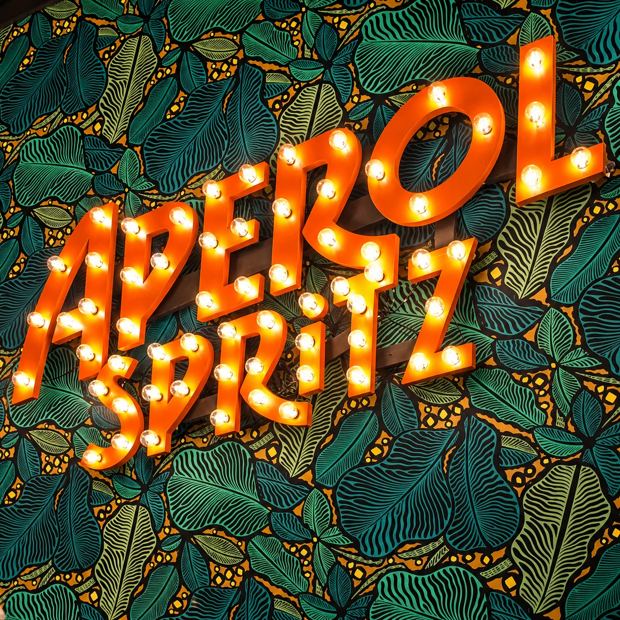Rótulo luminoso Aperol Spritz en Biga